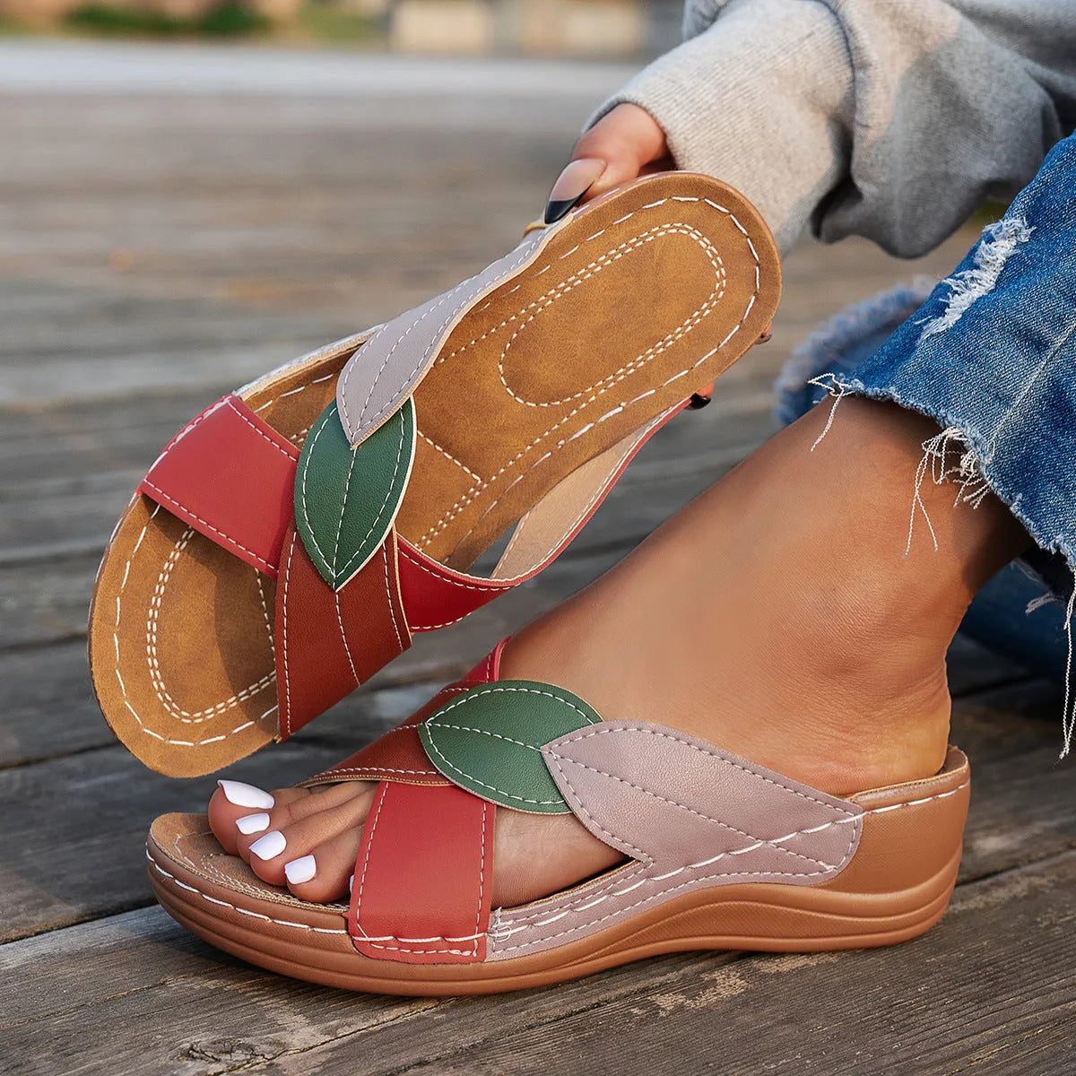 Women's black cross-strap thick-soled slippers with peep-toe fish mouth shape