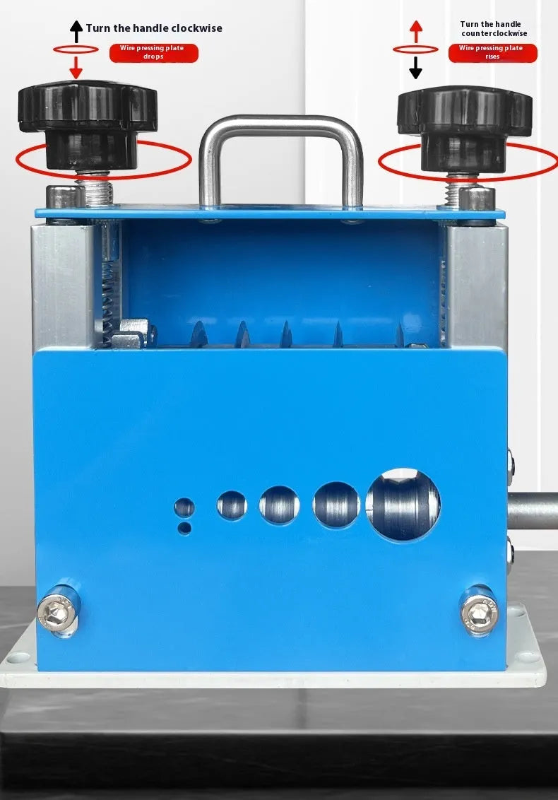 SD-017 manual wire stripping machine for cables up to 17mm diameter.