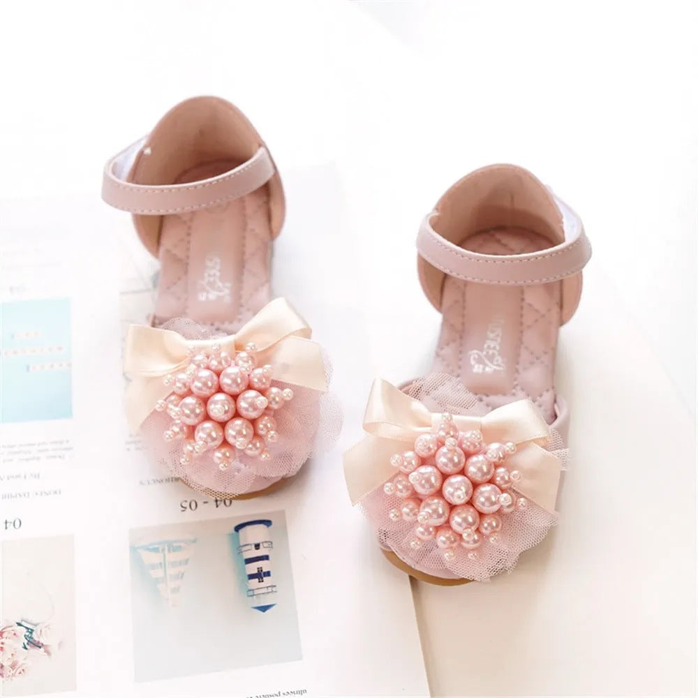 Girls' princess sandals with peep toe, pearl flower detail, pink or beige, Velcro fastening