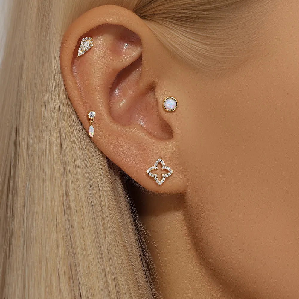 S925 sterling silver flat column geometric ear bone stud with gold electroplating.