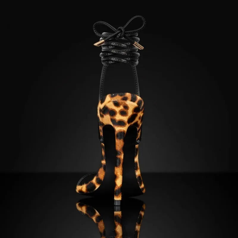 Women's leopard print Roman sandals with pointed toe and buckle fastening in various sizes