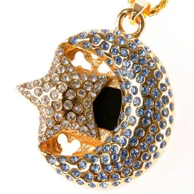 Silver Jewelry Xingyue metal USB flash drive with creative design and retractable connector.