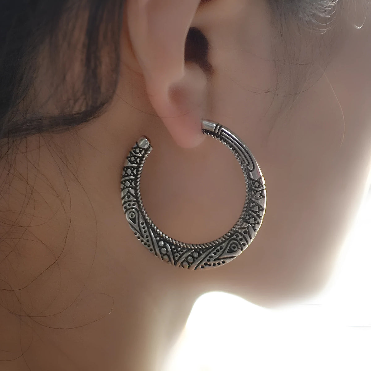 C-shaped vintage engraving alloy earrings in bronze colour with abstract geometric design