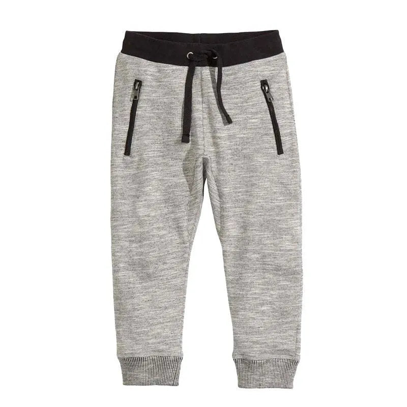 Boys' casual cotton clothing set with long-sleeved letter print T-shirt and matching pants.