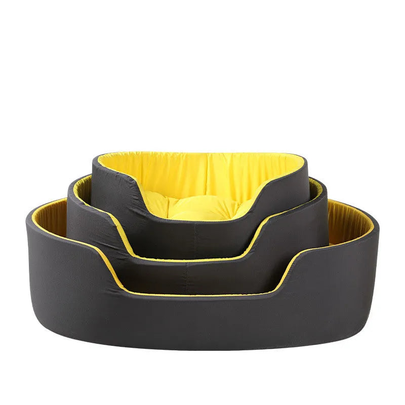 Cloth pet kennel for dogs and cats in black or green available in three sizes