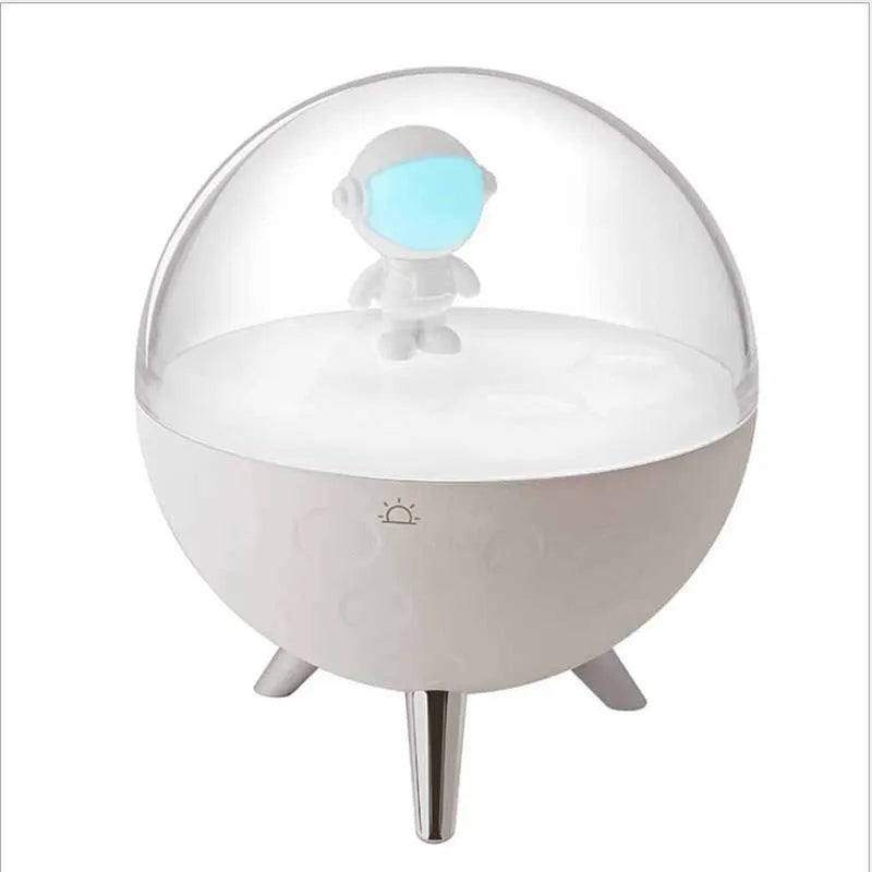 USB-powered cartoon night light with regular and sleep aid versions in white and blue colours