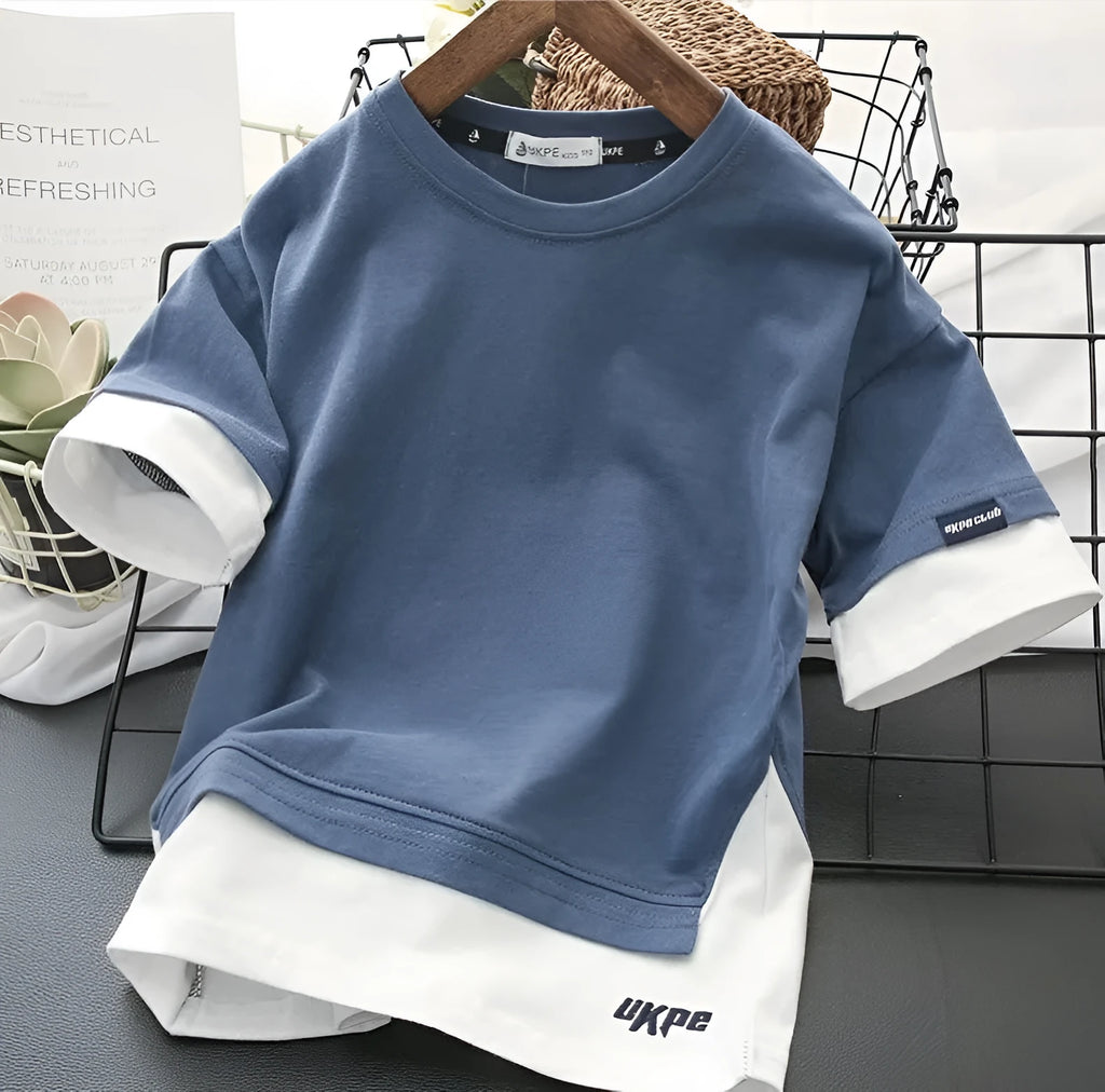 Boys cotton short sleeve T-shirt with removable hood and letter print in grey blue.