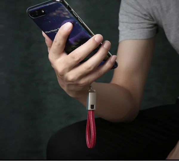 20cm iPhone charging cable with leather wrapping and zinc alloy connector in black, brown or red