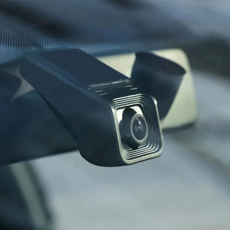 V4 ACC specification HD night vision driving recorder dash cam on a car windscreen.