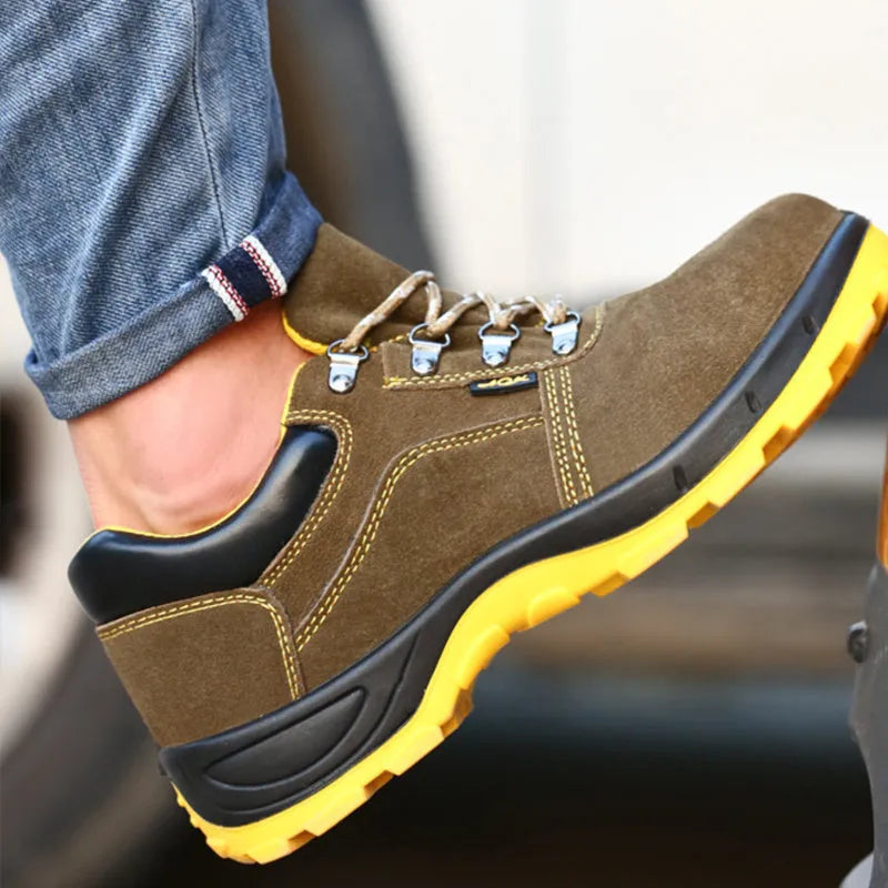 Bronze steel toe safety shoes with cowhide suede upper and patterned sole