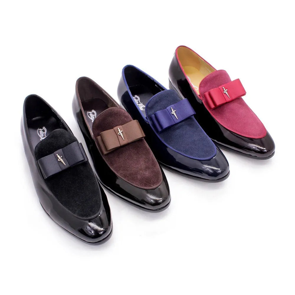 Men's low-top leather shoes in black with patent leather finish and a tassel detail.
