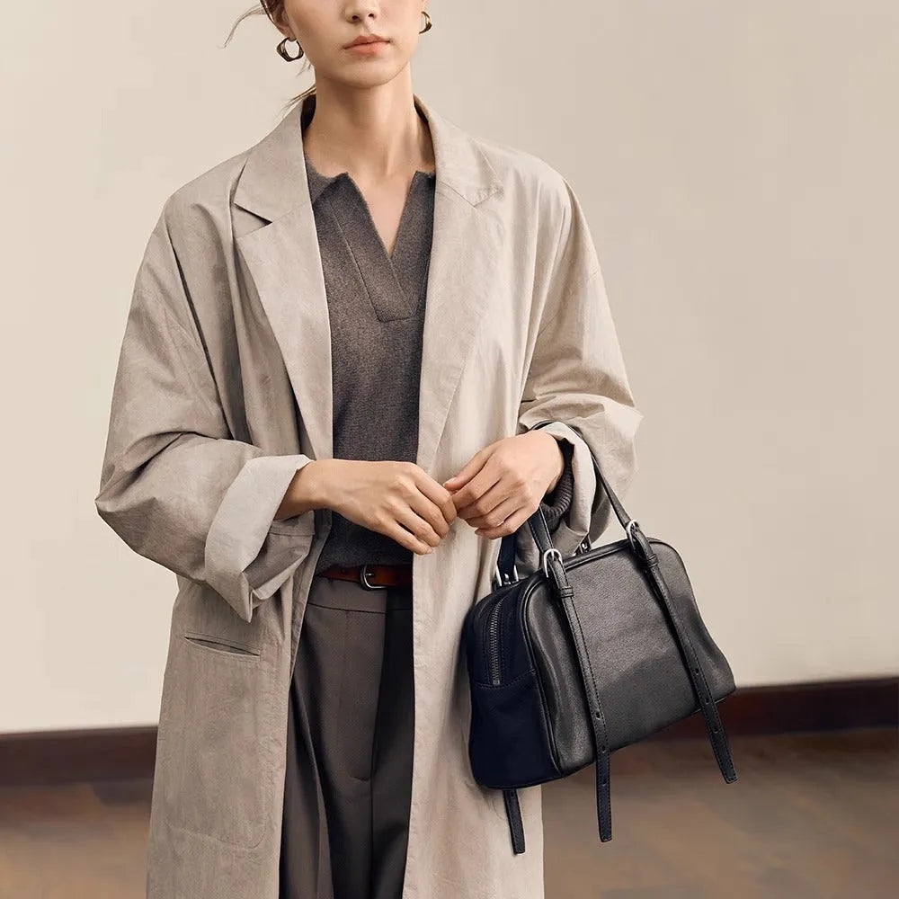 Women's retro genuine leather shoulder bag in horizontal square shape with double strap
