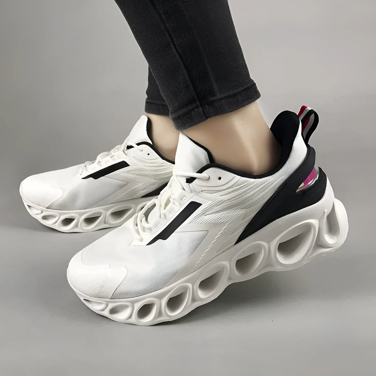 Men's breathable mesh casual sports shoes with EVA sole in three colour options