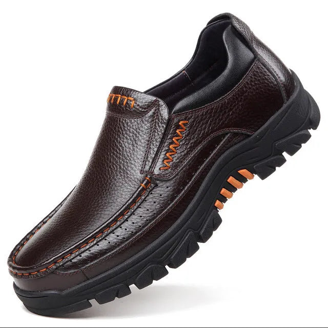 Cowhide leather business casual slip-on shoes in black and brown with rubber soles