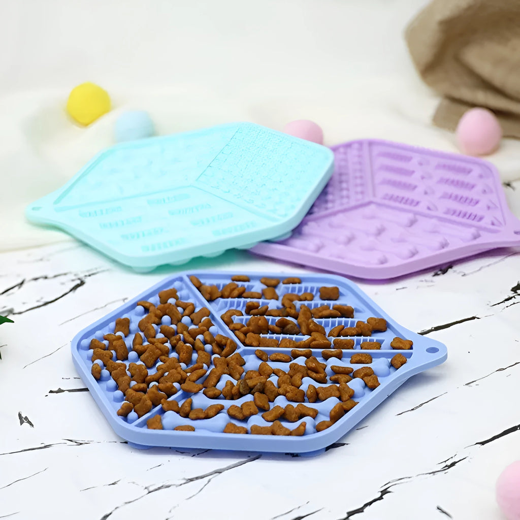 Silicone dog lick pad for puppies, 17.5cm, in Blue, Green, Pink, or Purple