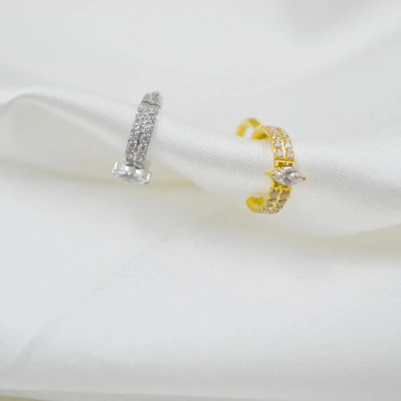 Heart-shaped diamond earrings with zircon stones in gold or silver finish, 1.2x8mm.