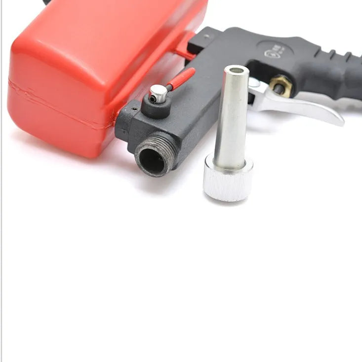 Portable pneumatic sandblasting gun with 21Ibs tank in black or blue colour options