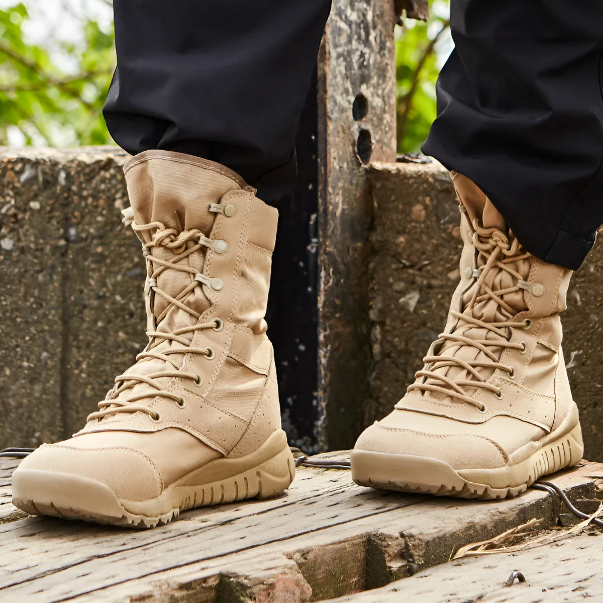 Yulong summer tactical desert combat boots in black or sand colour for outdoor climbing and hiking