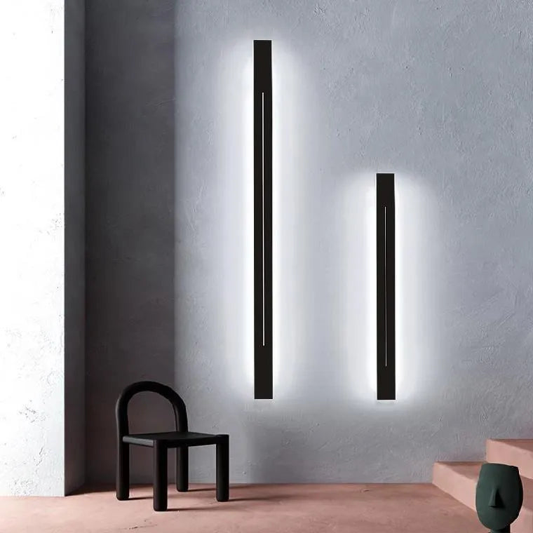 Indoor long strip wall light with 150 LED beads, wrought iron shell, 40-120cm, black or gold, 3000K warm light.