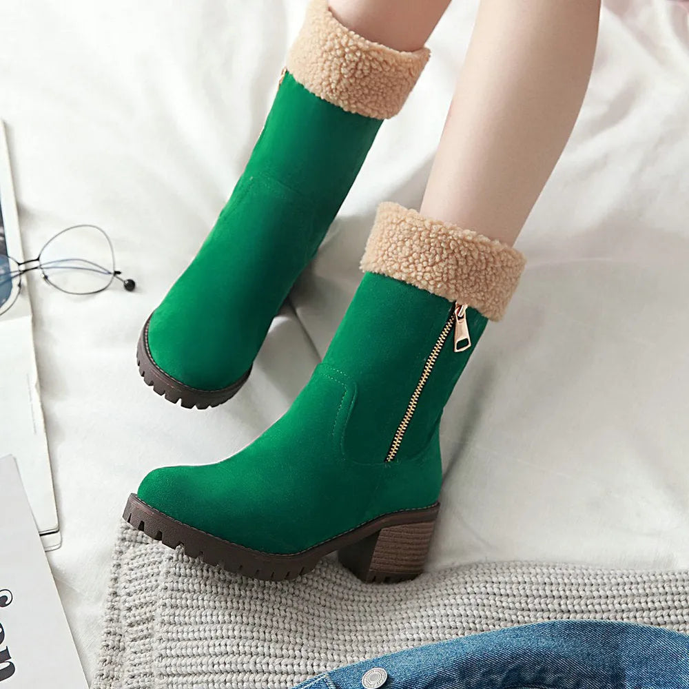 Snow boots with plush lining and rubber sole in black, grey, green, or orange colours