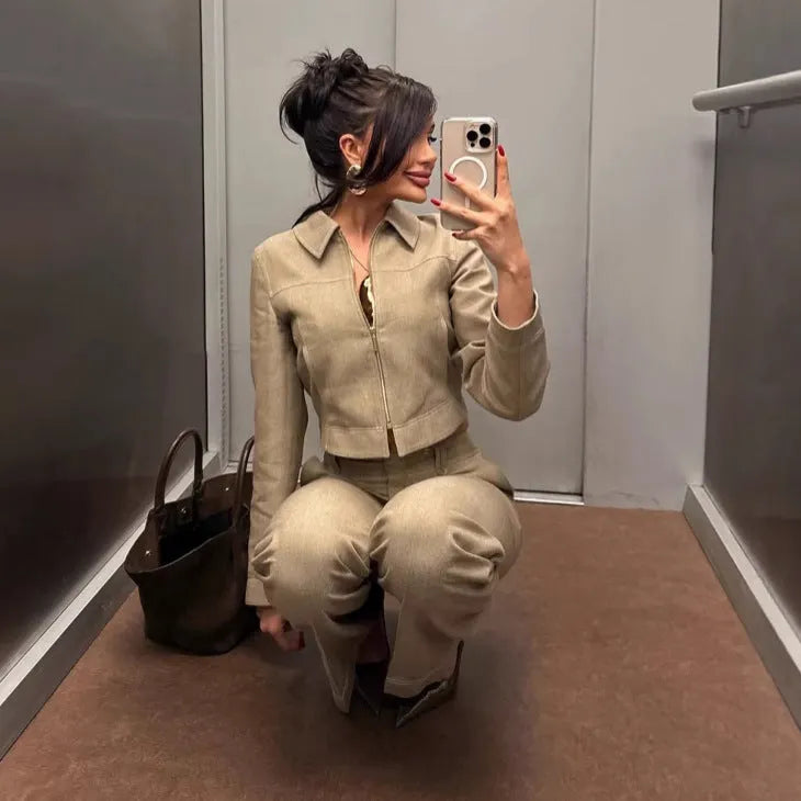 Women's summer suit with 3D herringbone pattern coat and matching trousers