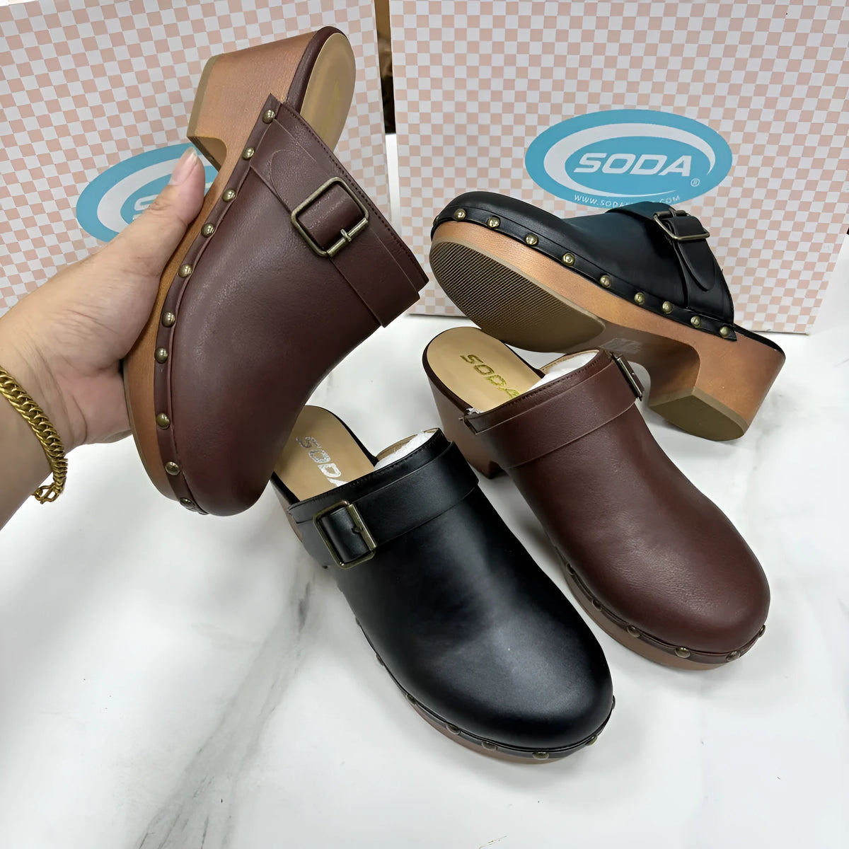 Retro chunky heel closed toe slippers with rivet trim in black or dark brown colour