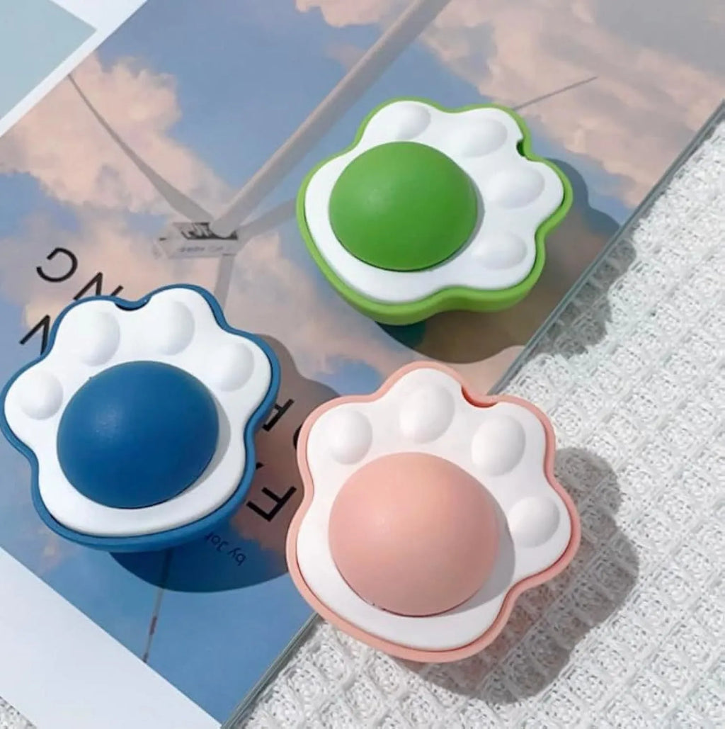 Edible catnip dental ball toys in multiple colours for wall mounting and teeth cleaning