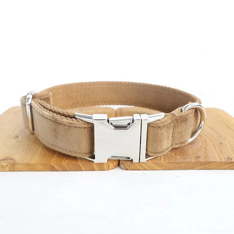 Green pet collar in nude velvet colour, polyester, adjustable sizes XS to XL