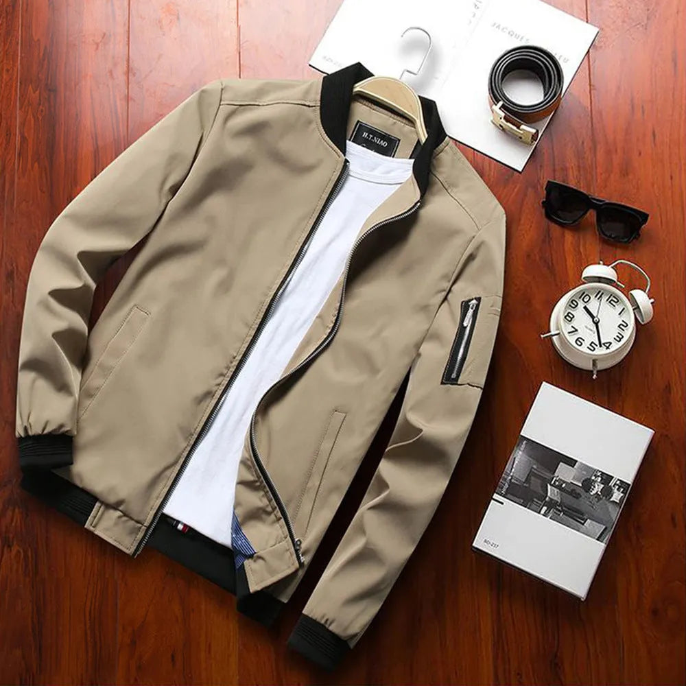 Men's slim fit casual baseball jacket in solid colour with zipper closure and side security pockets