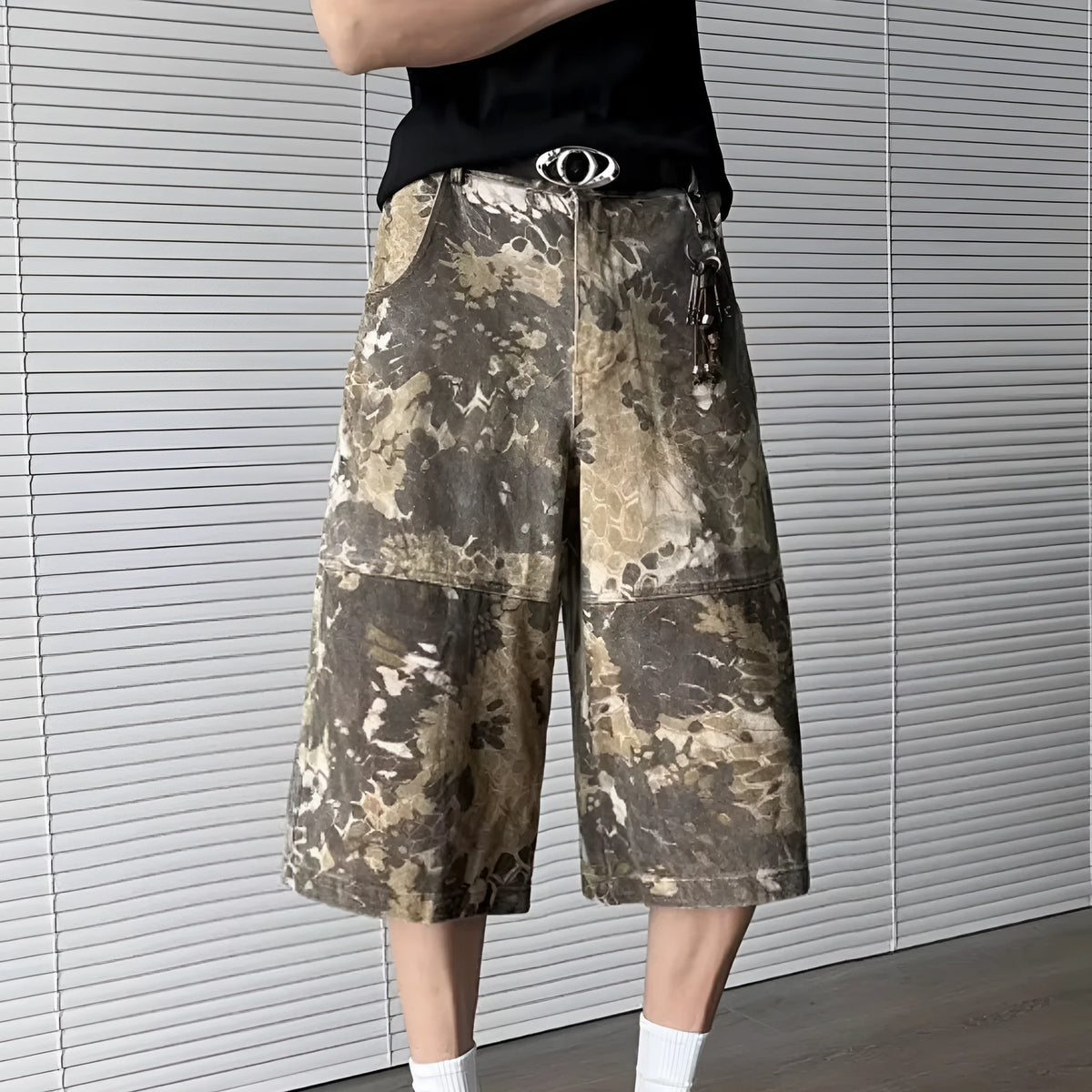 Yellow snake pattern camouflage cropped jeans in denim with cotton fabric
