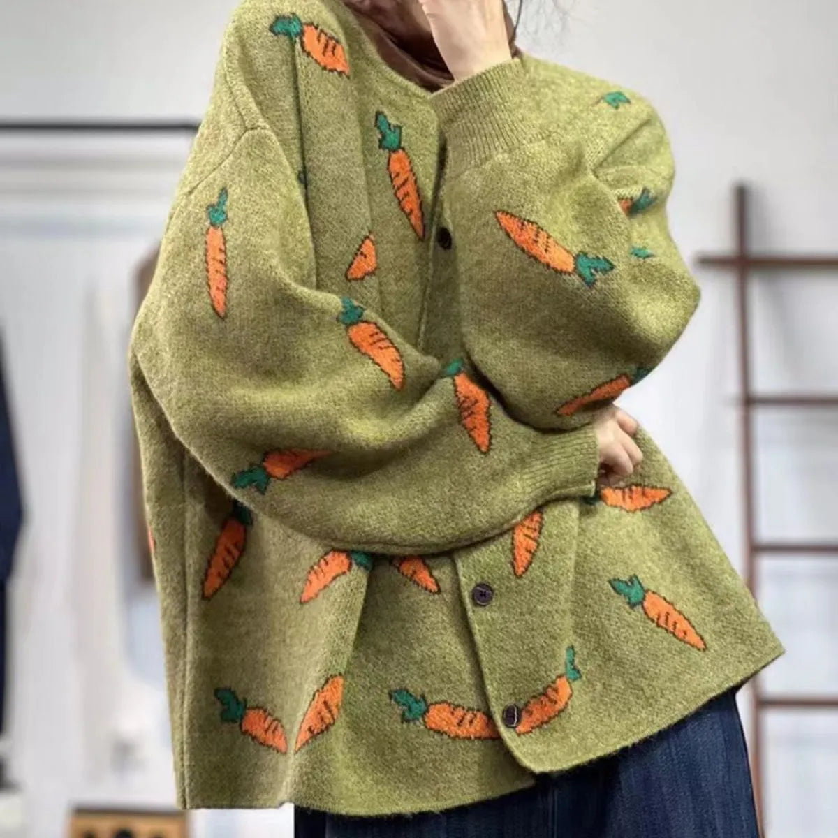 Women's artistic print cardigan with round neck and loose fit in picture colour