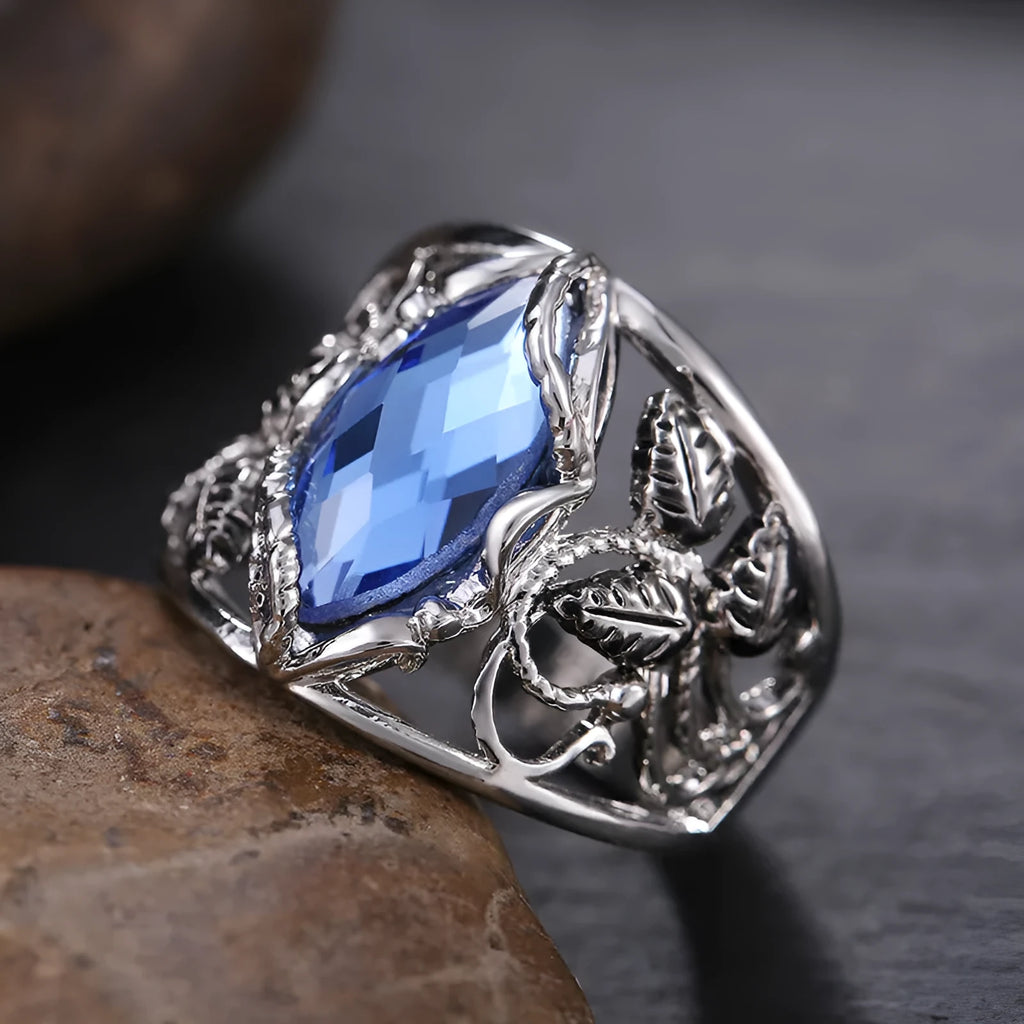 Women's horse eye shaped blue crystal ring in alloy with geometric design