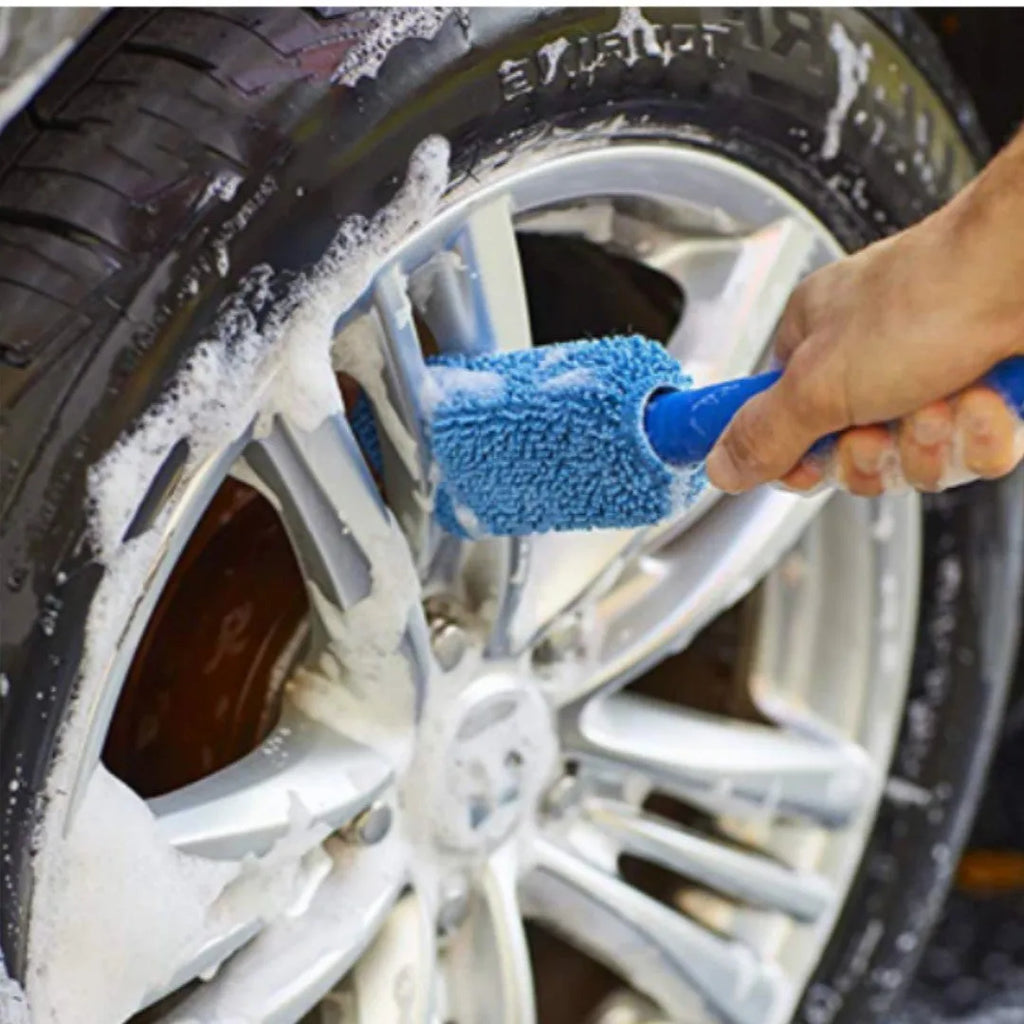 Grey microfiber long handle car tyre brush for cleaning alloy wheels and hub assemblies