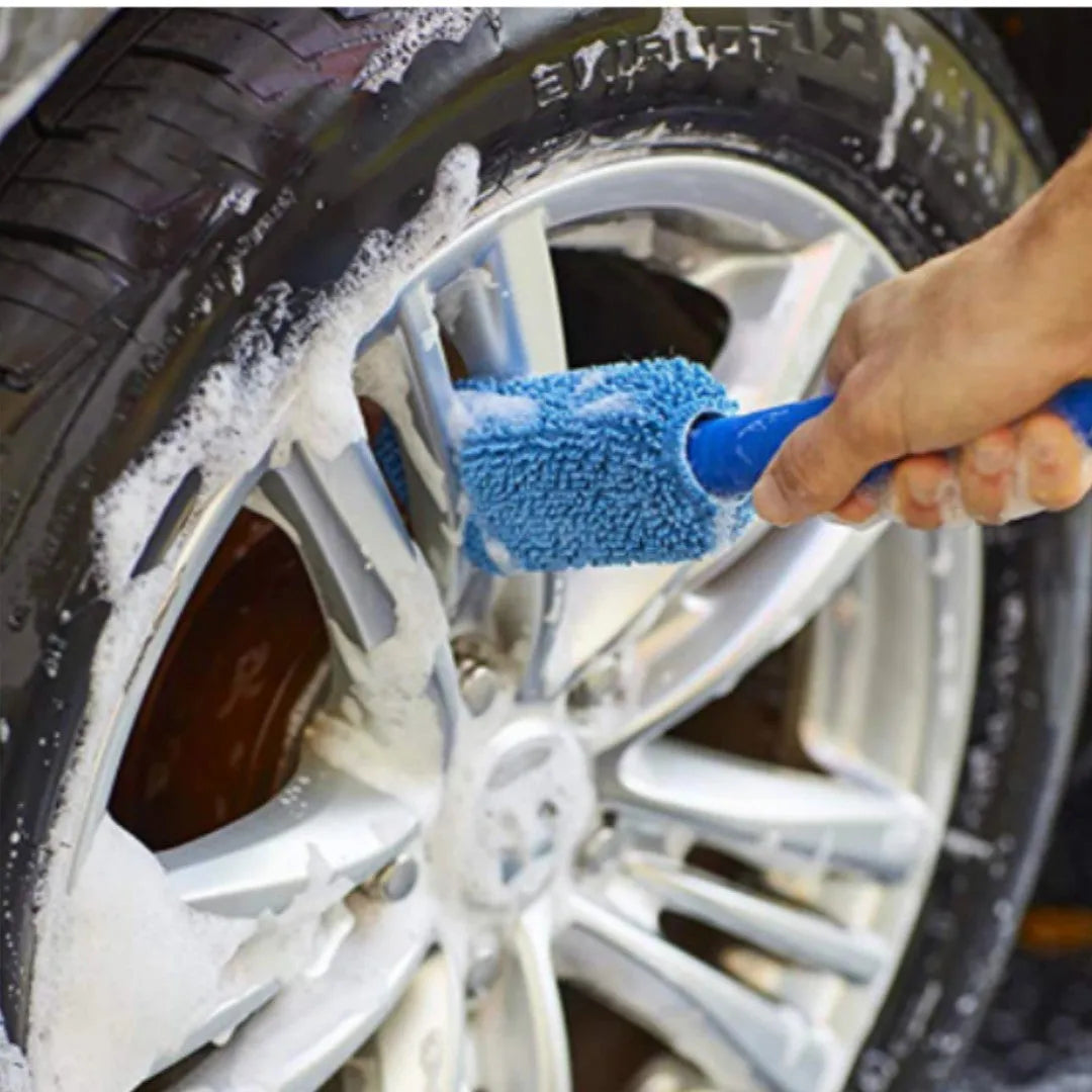Grey microfiber long handle car tyre brush for cleaning alloy wheels and hub assemblies