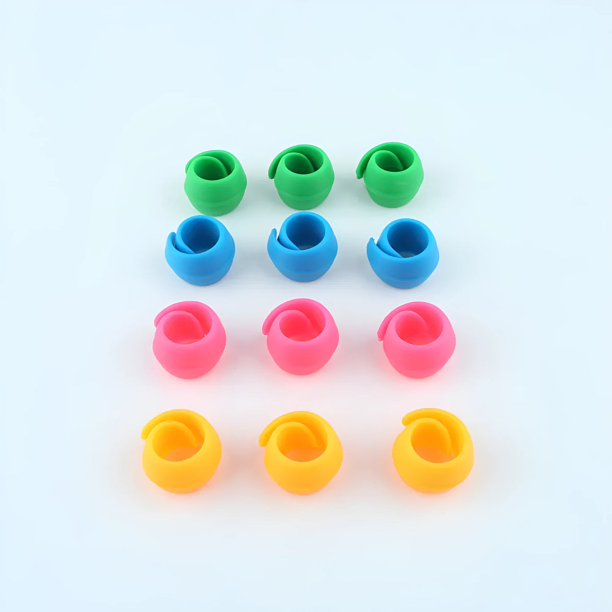 20mm silicone sewing spool fixing clips in red, blue, orange and green, 14 pack for thread and bobbin storage