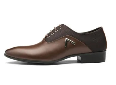 Men's black Oxford shoes with a low-top PU upper and rubber sole on a white background.