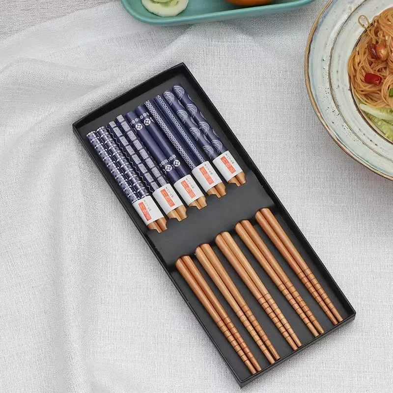 Japanese pattern bamboo chopsticks set with five pairs in gift box packaging