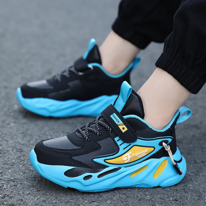 Boy's dark blue double mesh sports shoe with Velcro fastening and MD sole.
