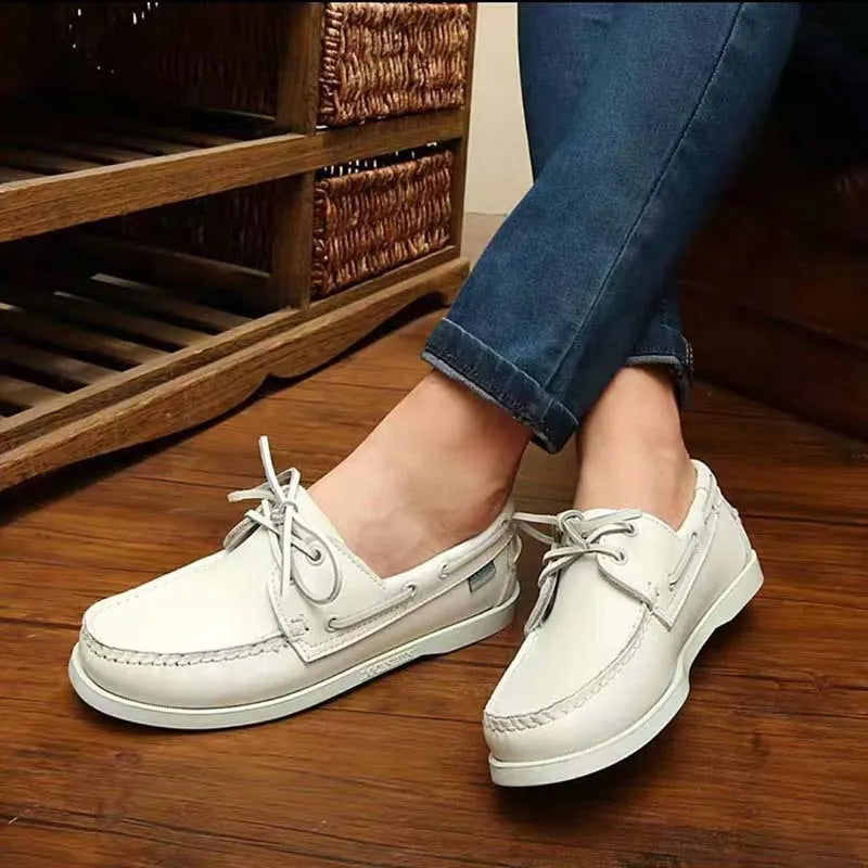 Men's British-style casual shoes in artificial PU with flat heel and round toe, shown in multiple colour options.