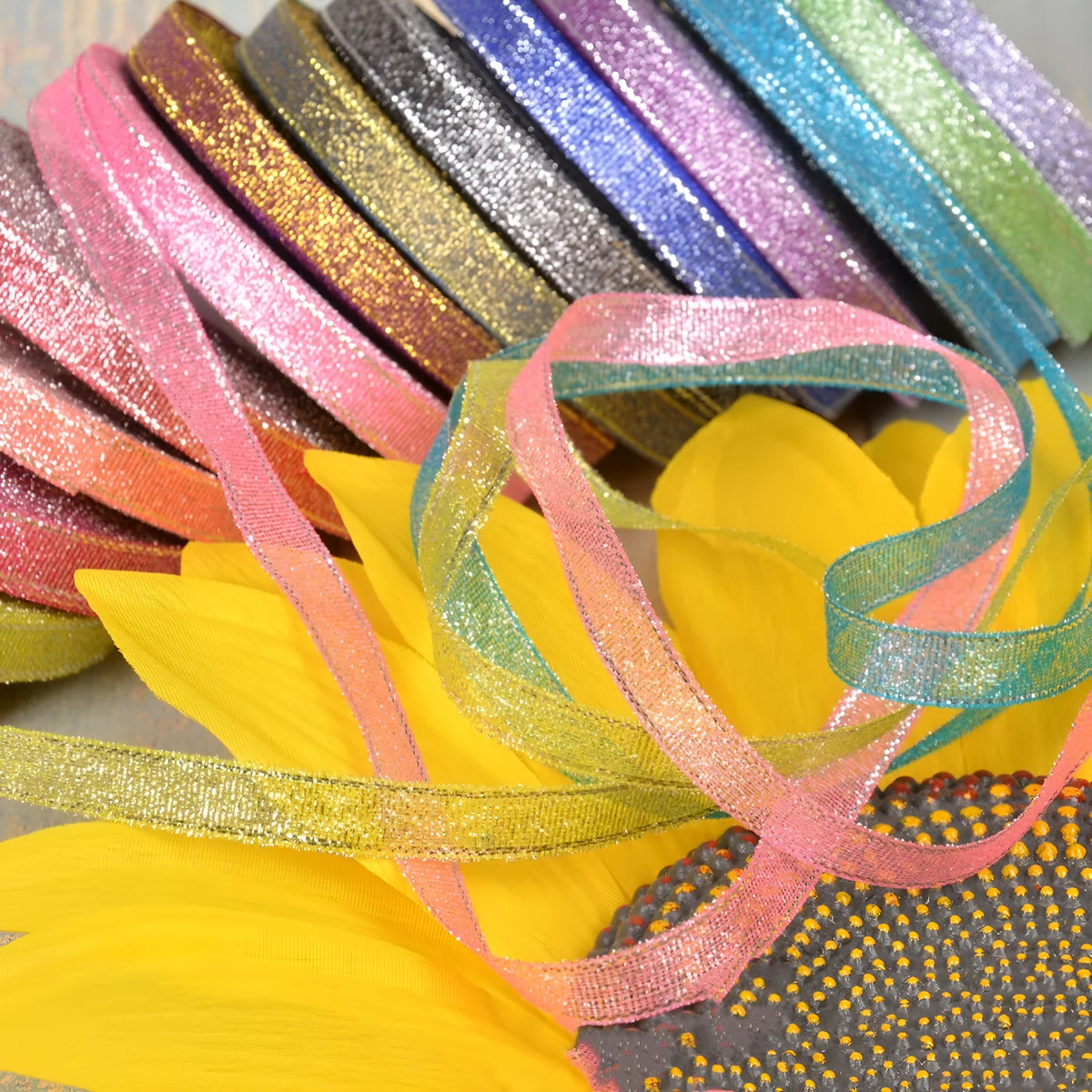 3 points polyester ribbon with colourful green onion pattern and metallic wire accents on 25-yard spool