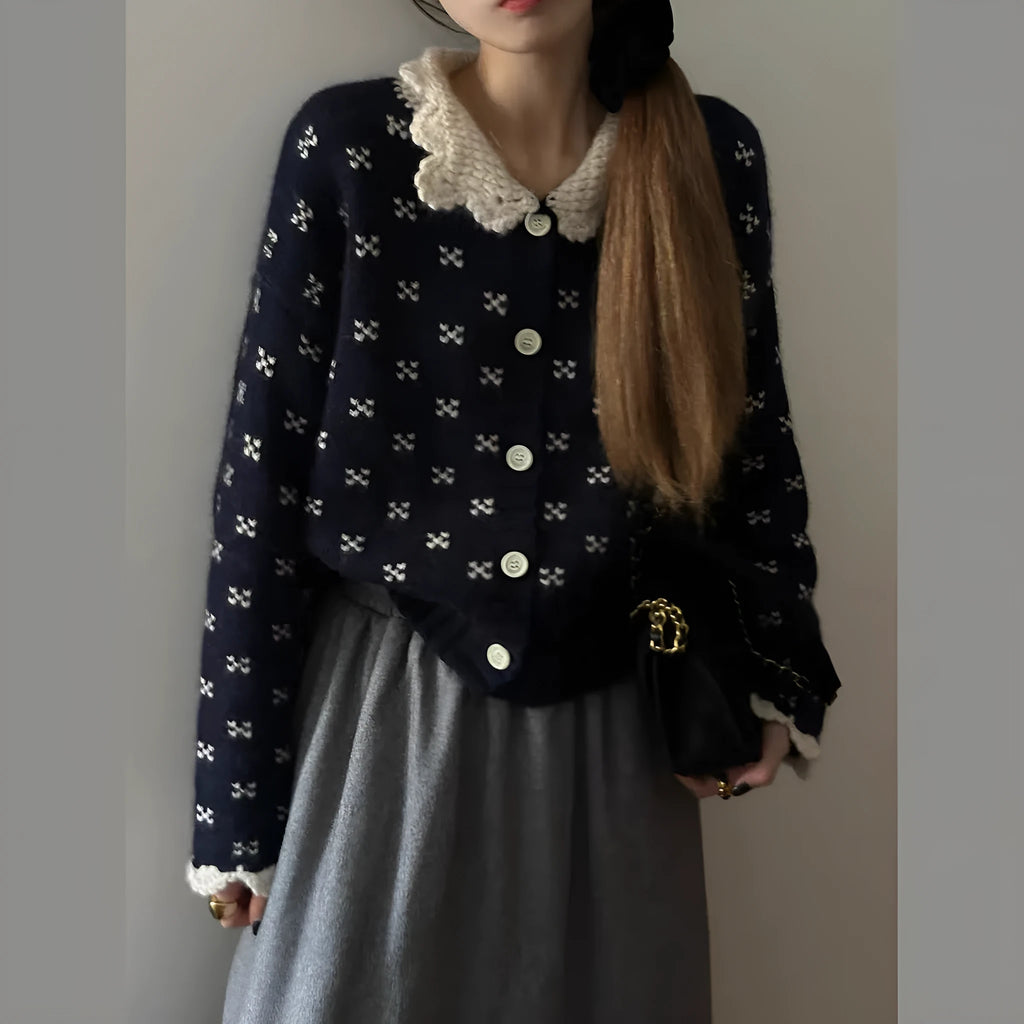 Retro Peter Pan collar knitted cardigan in floral pattern with button front