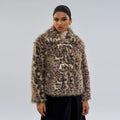 Leopard print women's coat with buckle collar closure and regular sleeves