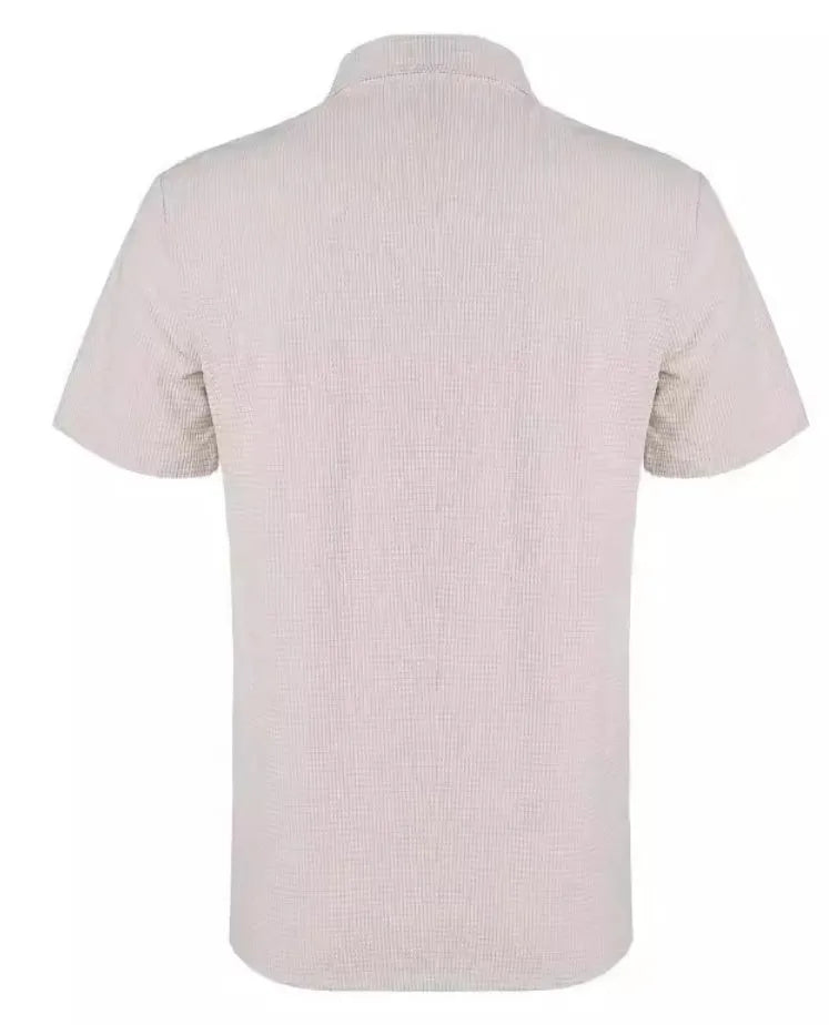Men's off-white waffle short-sleeved shirt with small square collar and brown buttons, slim fit, sizes S-XXL.