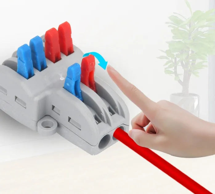 Quick wire electrical connector with fire insulation shell and brass contacts for 0.08-4.0mm² cables.