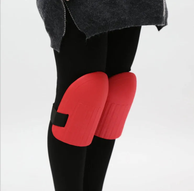 A pair of solid EVA foam knee pads in army green colour, shown with dimensions 19 cm by 15 cm.