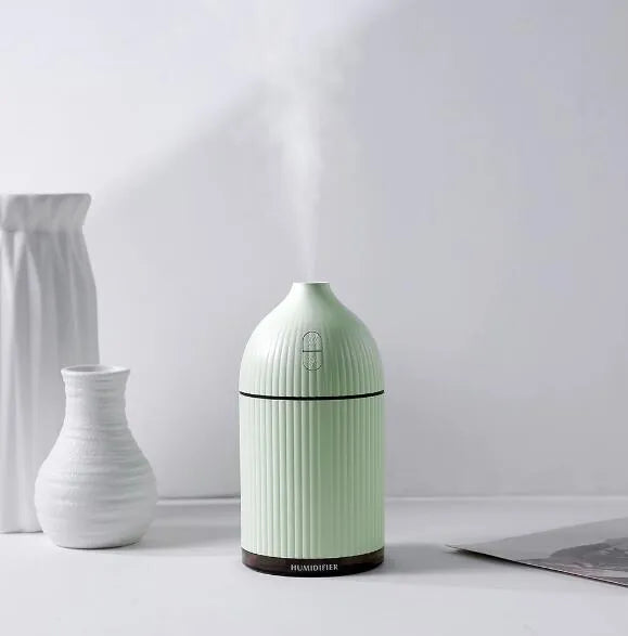 White ultrasonic aromatherapy diffuser humidifier with 300ml capacity and USB connection