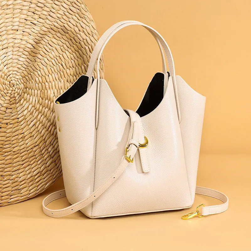 Genuine leather women's bucket bag in European retro style with sandwich pockets