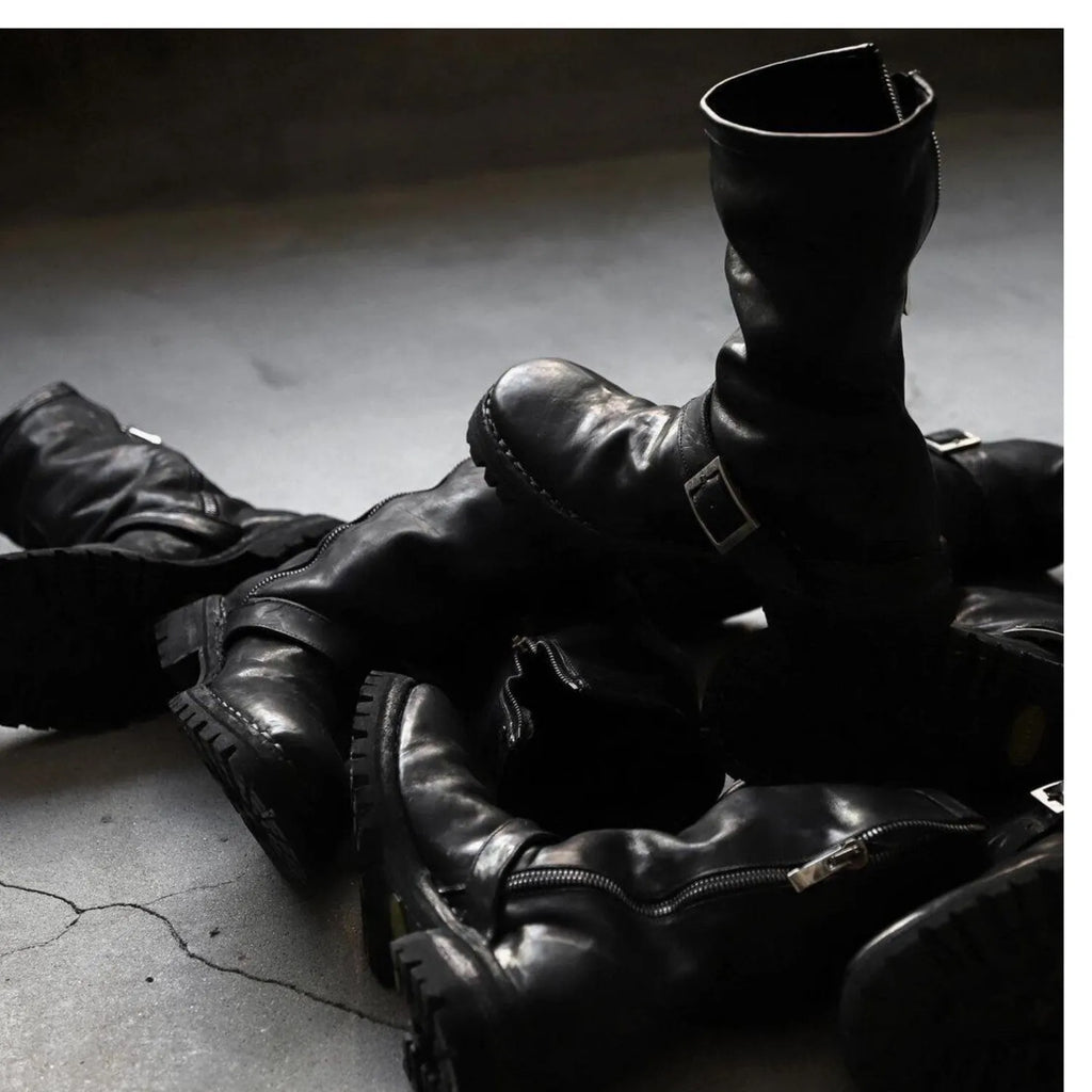 Black men's retro Martin boots with round toe and side zipper closure made of microfiber