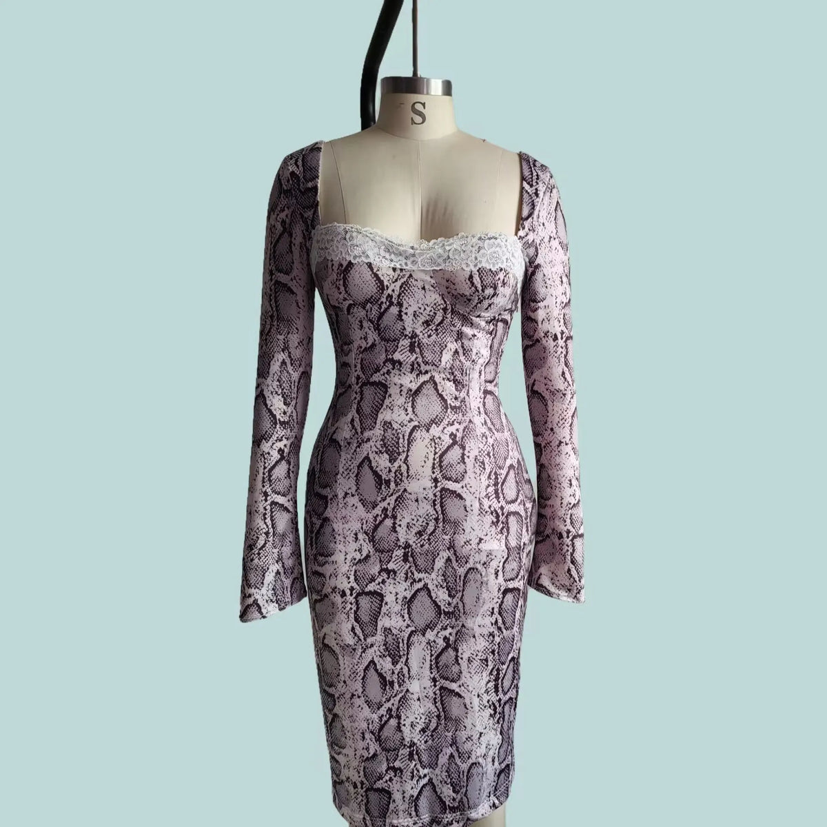 Gray digital printed slim fit lace dress with 3D effect pattern long sleeve A-line skirt