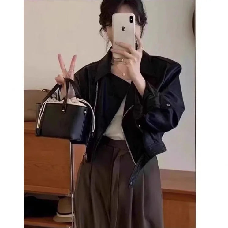 Women's retro slim fit leather coat in polyester imitation leather, 40cm length, street fashion style
